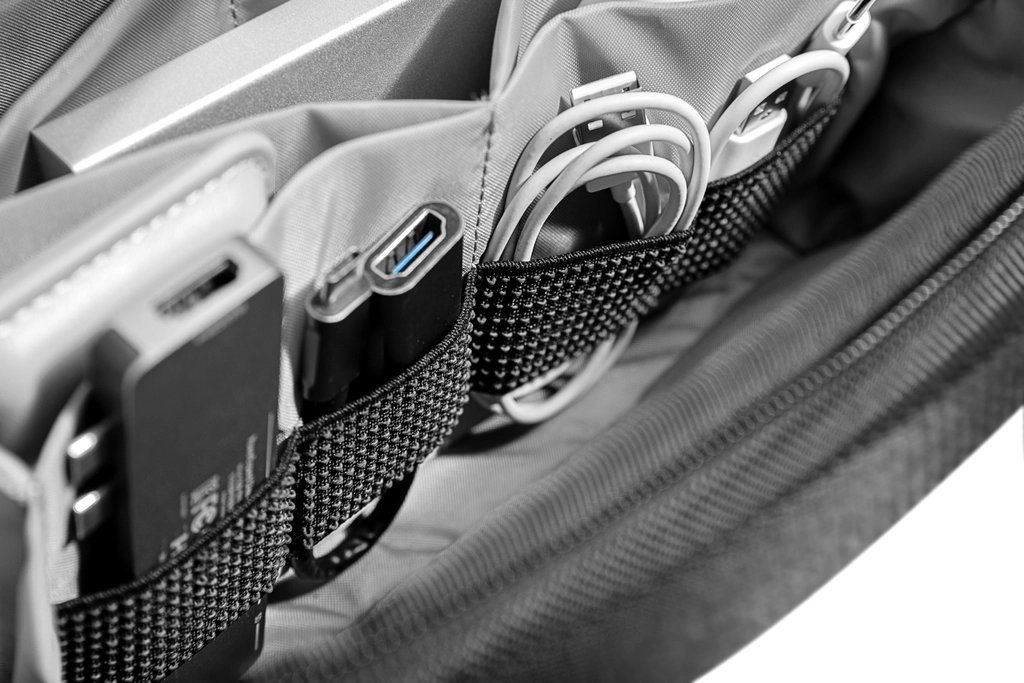 Túi Phụ Kiện Tomtoc (USA) Navigator-T13 3.5l Accessory Pouch – T13M1 Màu Đen
